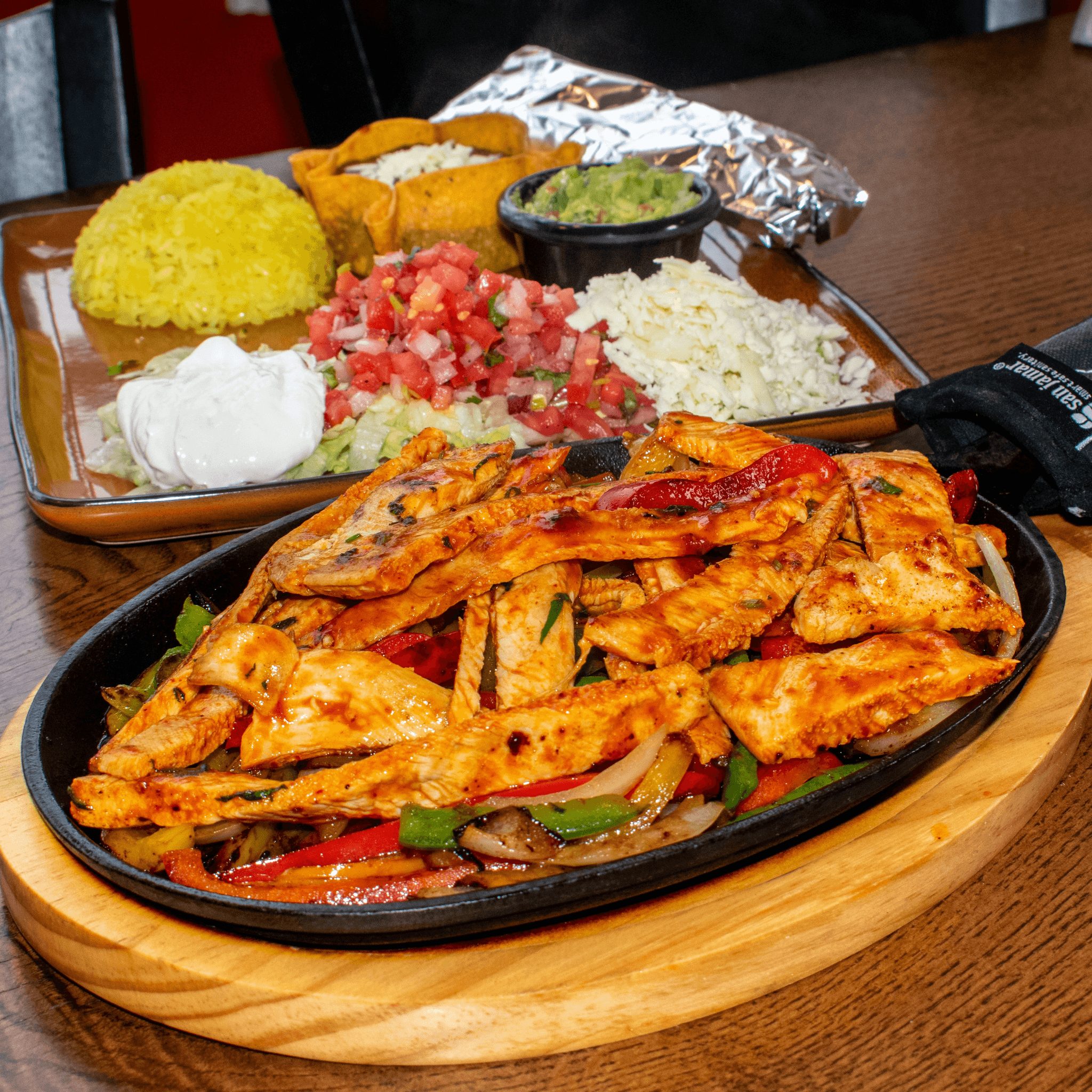 Grilled Chicken Breast Platter (Pechuga a La Plancha).