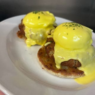 Crab Cakes Benedict
