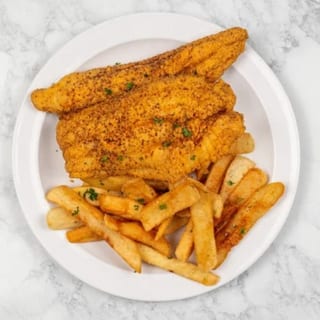 Catfish Basket with Fries (1 piece)