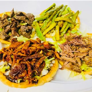 Carnitas (Pulled Pork) Sope