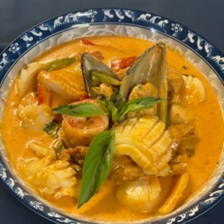 Delicious Curry Creations: Thai, Asian, and More