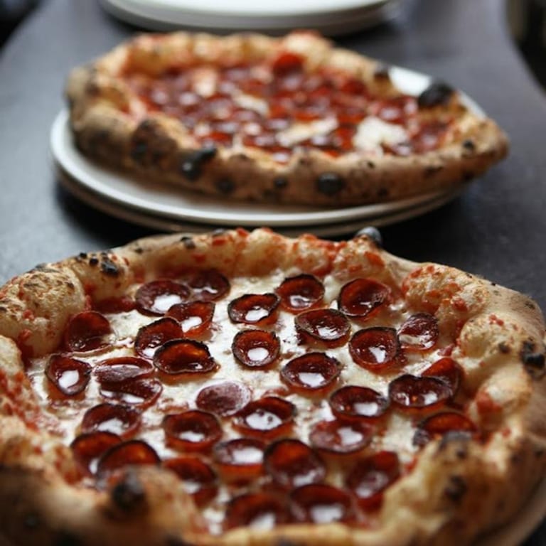 Authentic Neapolitan Pizza Made Fresh