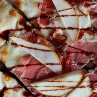 Poppin prosciutto flatbread