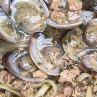 Spaghetti with White Clam Dinner