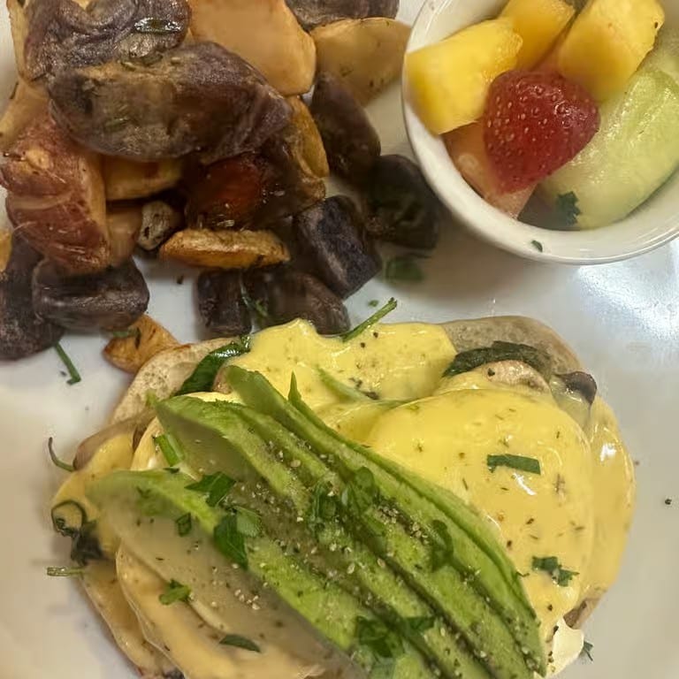 Bistro California benedict brunch.