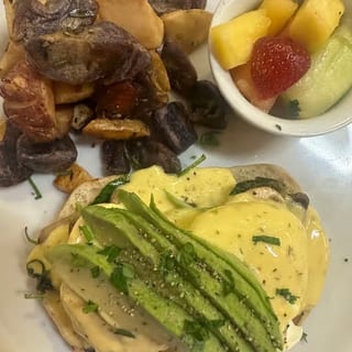 Bistro California benedict brunch