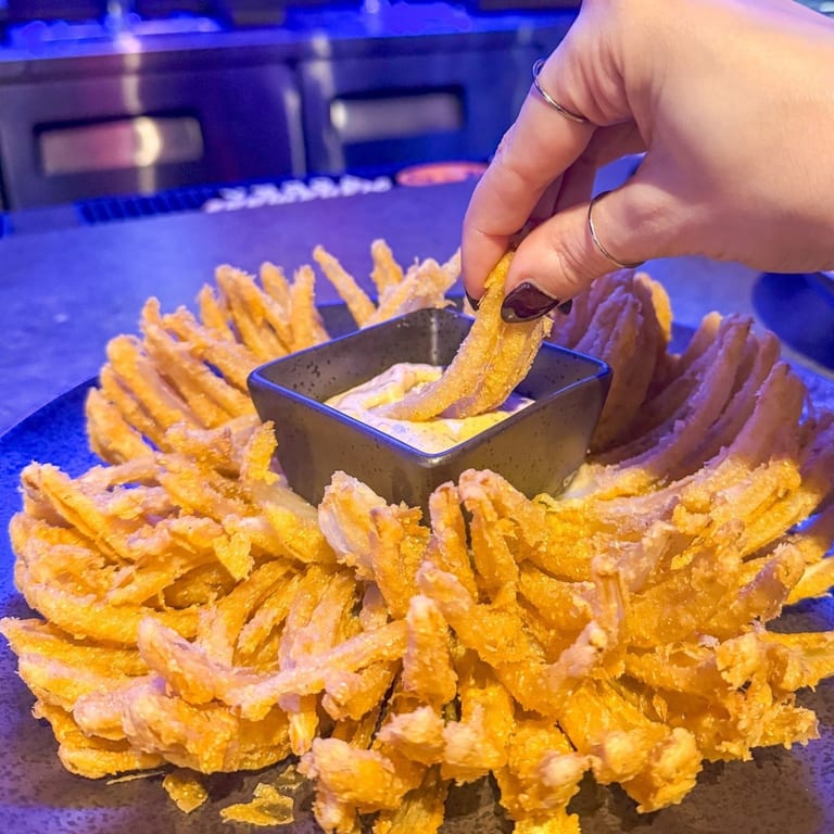 Wings, Pizza & Plates That Hit the Spot