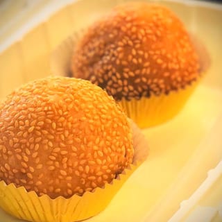 Gindui/sweet fried sesame ball 2 pcs