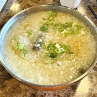 C1. Chao Long Roi Heo / 猪什猪红灌肠粥