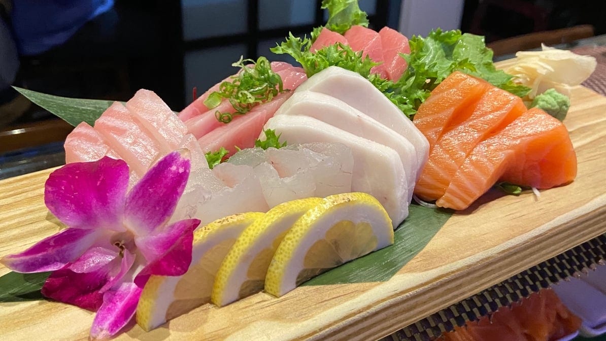 Sashimi Deluxe Entrée.