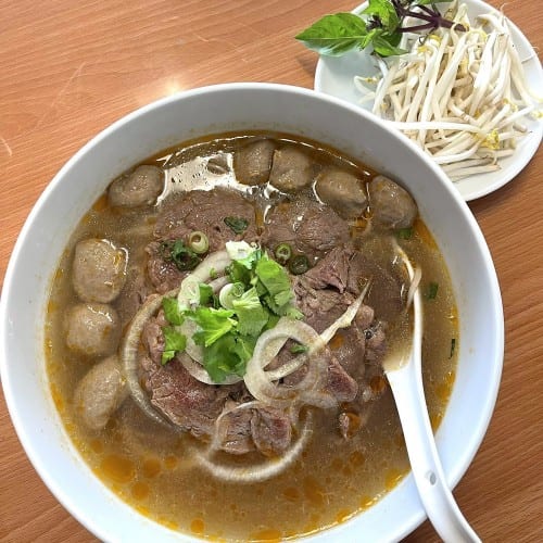 Pho (Vietnamese Noodles Soup).