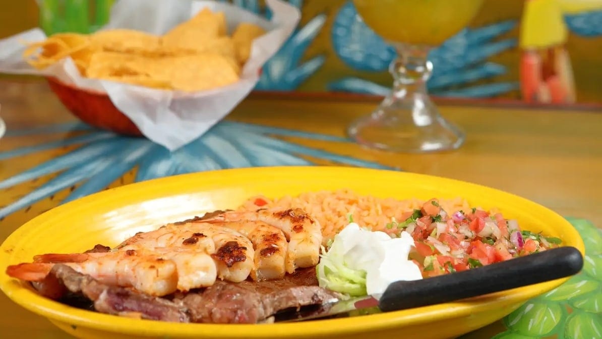 Patrón Steak & Camaron.