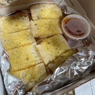 Garlic Bread w/ Sauce