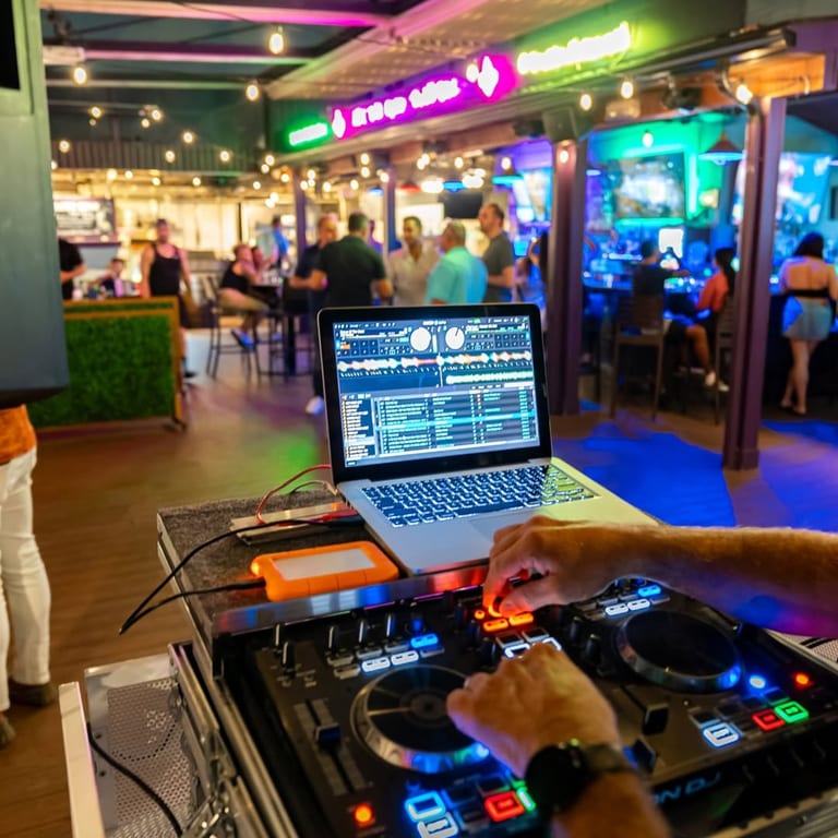 A Lively Spot with Great Service & Entertainment🎶