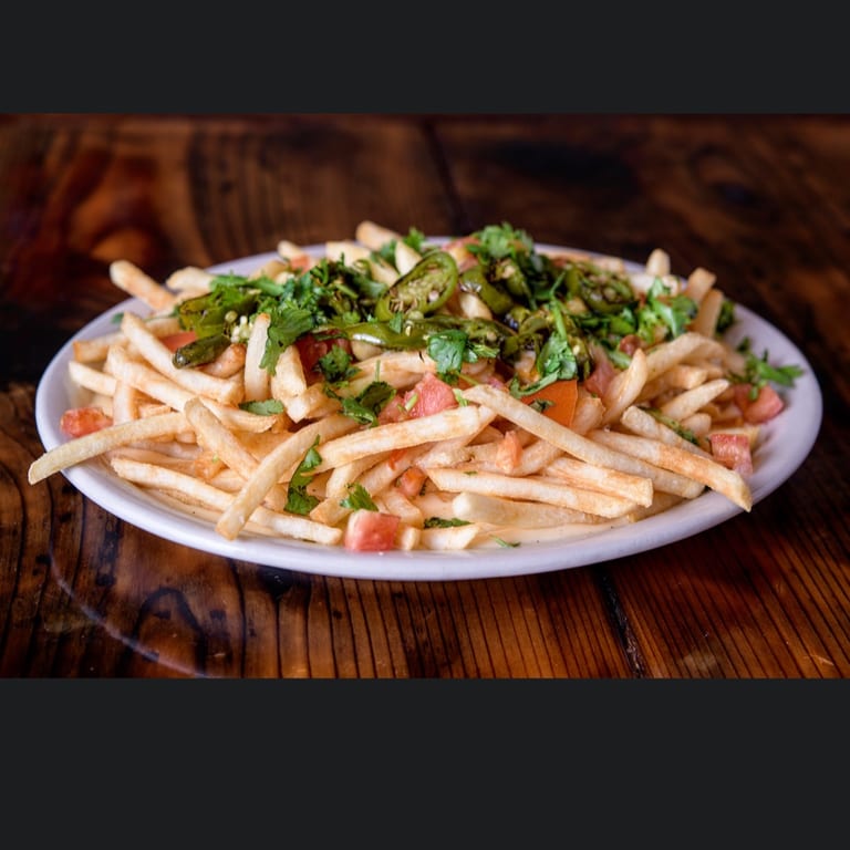 Crave-Worthy Nachos: A Crowd Favorite