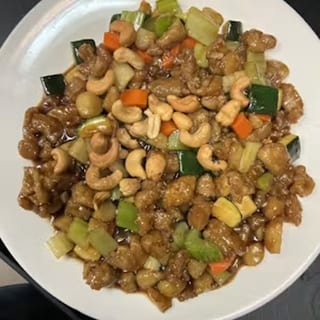 Diced Chicken with Cashew Nuts