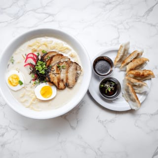Ramen with Gyoza (6 Pieces)