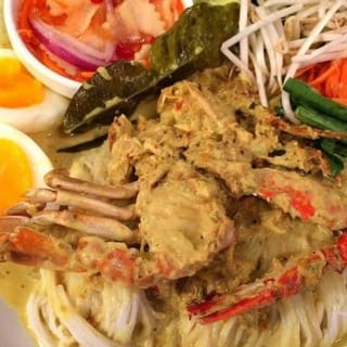 Chef Pla's Signature Blue Crab and Crabmeat Curry ขนมจีนน้ํายากะทิปู ภูเก็ต