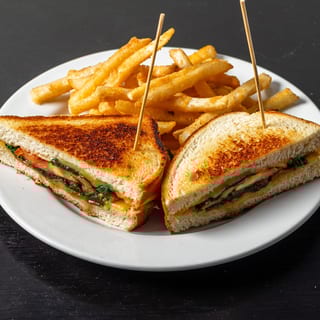 Bacon Gouda Grilled Cheese Sandwich