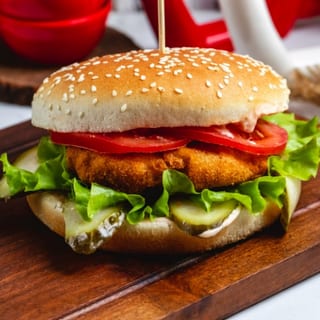 Villa's Grilled or Crispy Chicken Burger