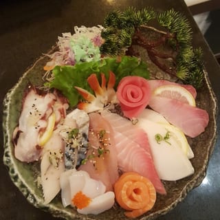 Sashimi Mix (16 Pieces Chef's Choice)
