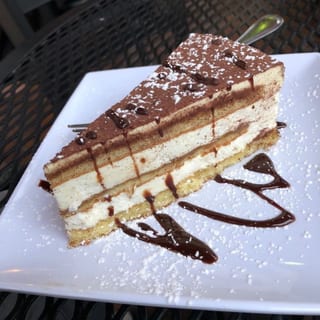 Tiramisu Cake