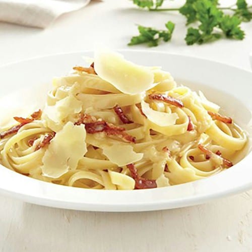 FETTUCCINI A LA CARBONARA.