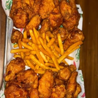 Large Combo (24 Wings, 12 Drumsticks & Fries)