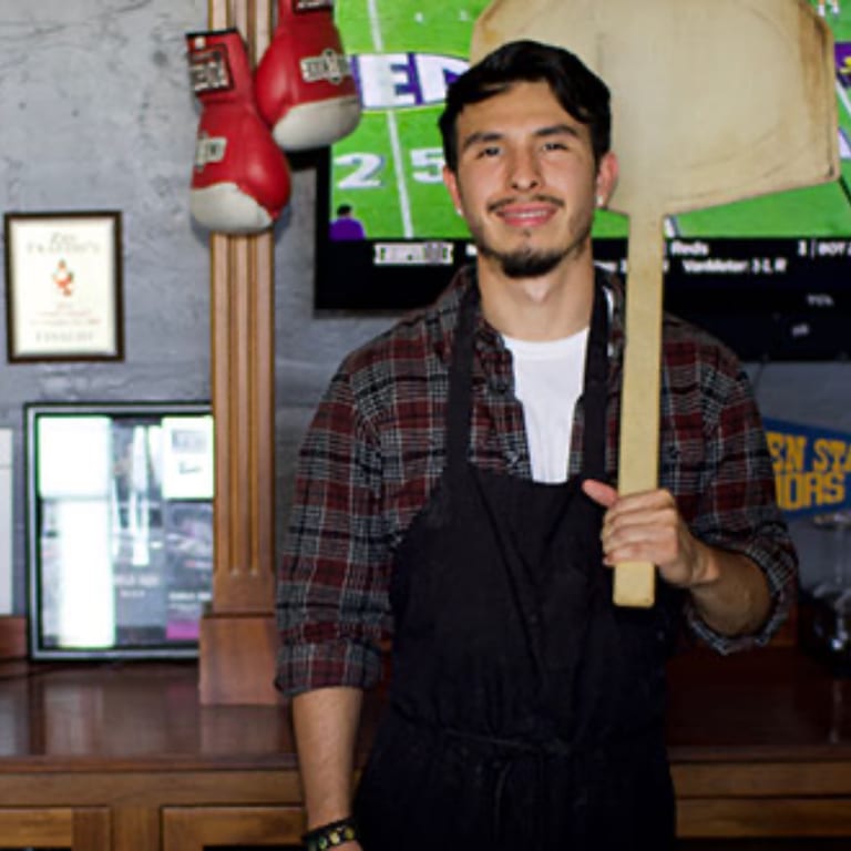 Former Boxer Opens Punchy Eatery, The Last Round 