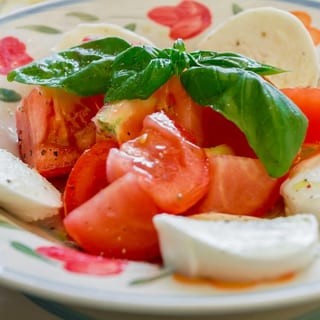 Caprese Salad (Half Tray Serves 10)