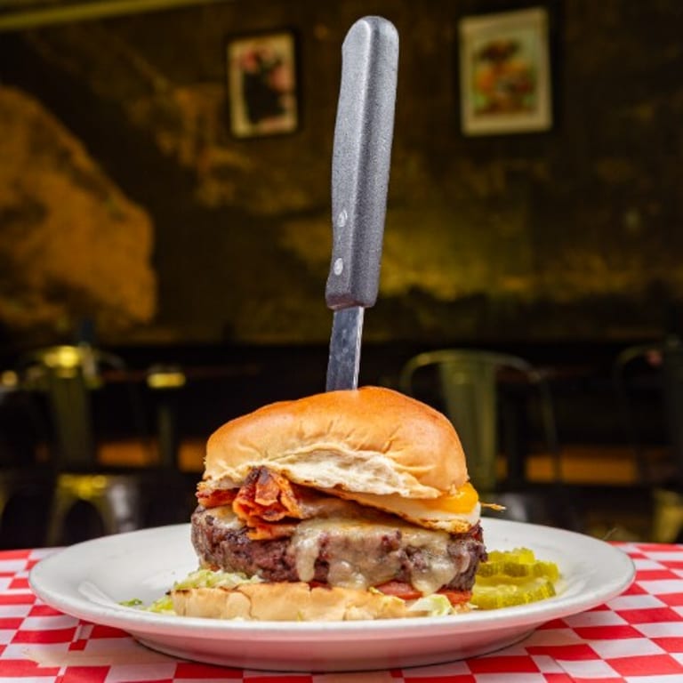 Crunchy Onion Rings: A Bar & Grill Favorite