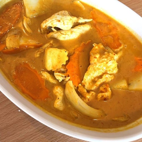 Yellow Curry (Free Drink).