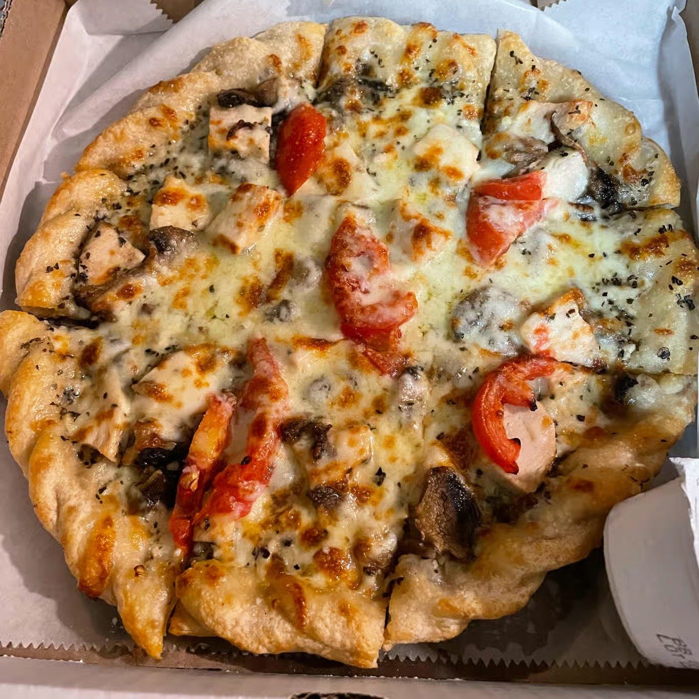 Tuscan Chicken Pizza (Medium 12").