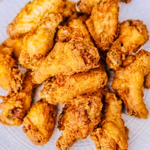 Alitas (Chicken Wings).