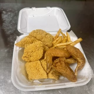 3 Whole Wings & 3 Pieces Fish Dinner Special
