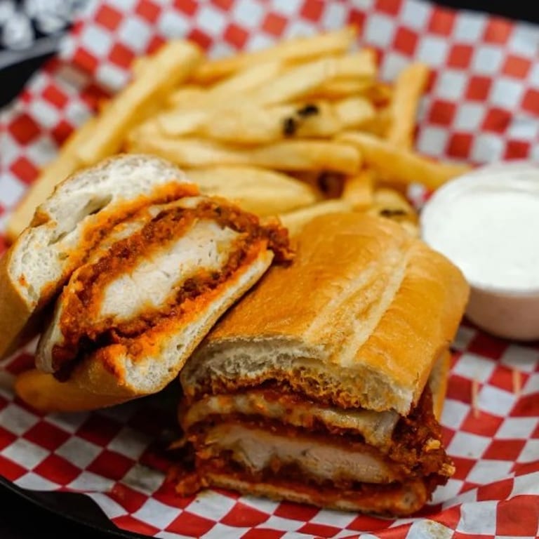 Delicious Italian Eats: Pizza, Pasta, and More