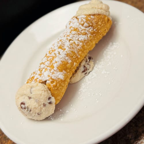 Cannoli.