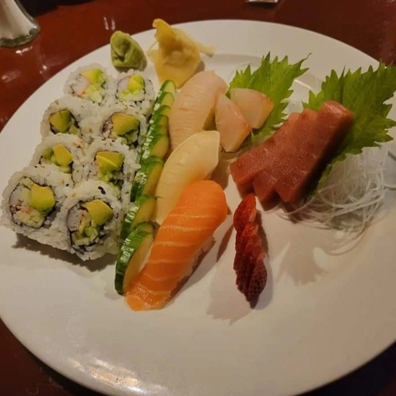 Sushi & Sashimi Combo.