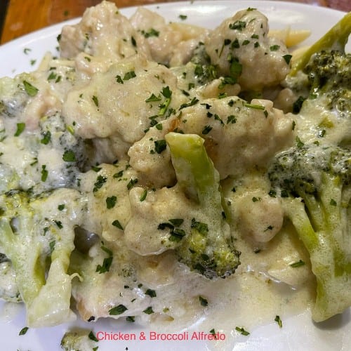 Alfredo w/ Broccoli - Entree.