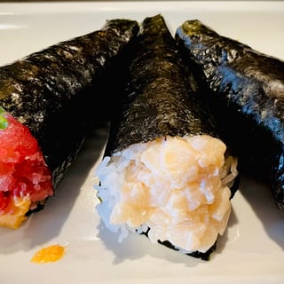 118. Ladies' Set---3 Choices of Hand Roll