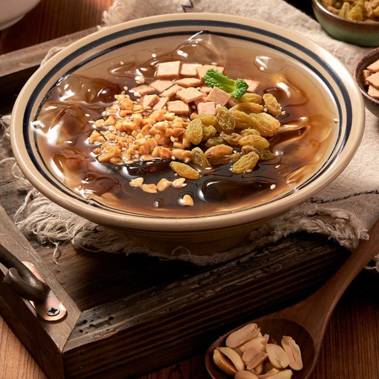 Sweet Bliss Water Jelly Cake with Black Sugar (Chengdu) 红糖冰粉(成都).