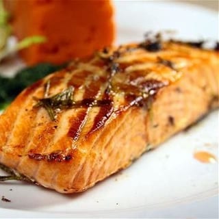 MEDITERRANEAN SALMON BOWL