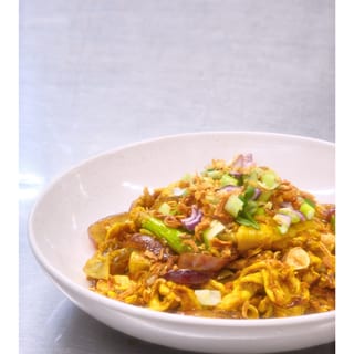 Thunwa's Curry Noodle