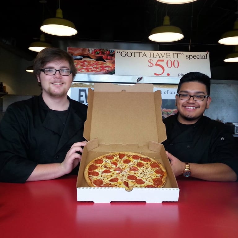 Convenient Hours for Pizza Lovers ⏰