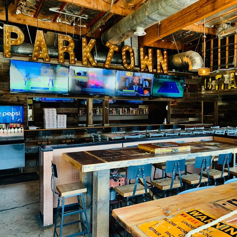 WELCOME TO PARKTOWN PIZZA