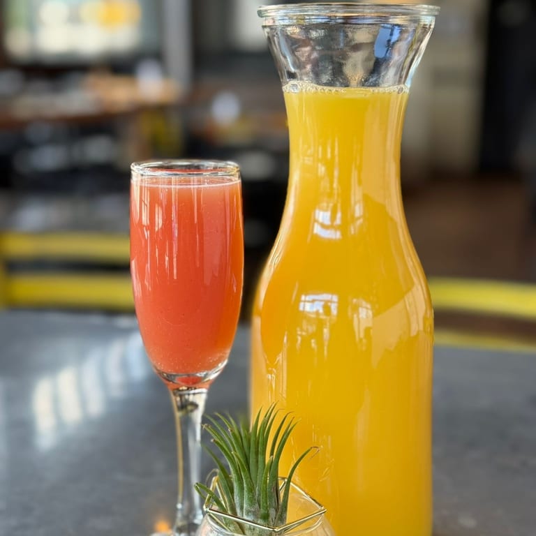 🍸Happy Hour at The Wayward Vegan