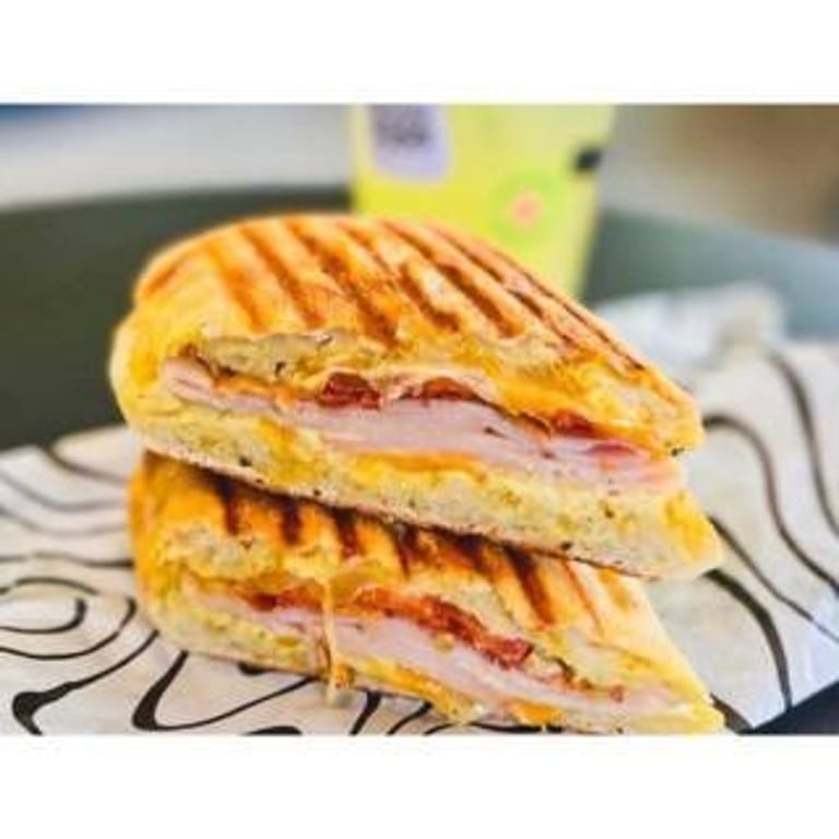 Fresh Juice and Healthy Sips