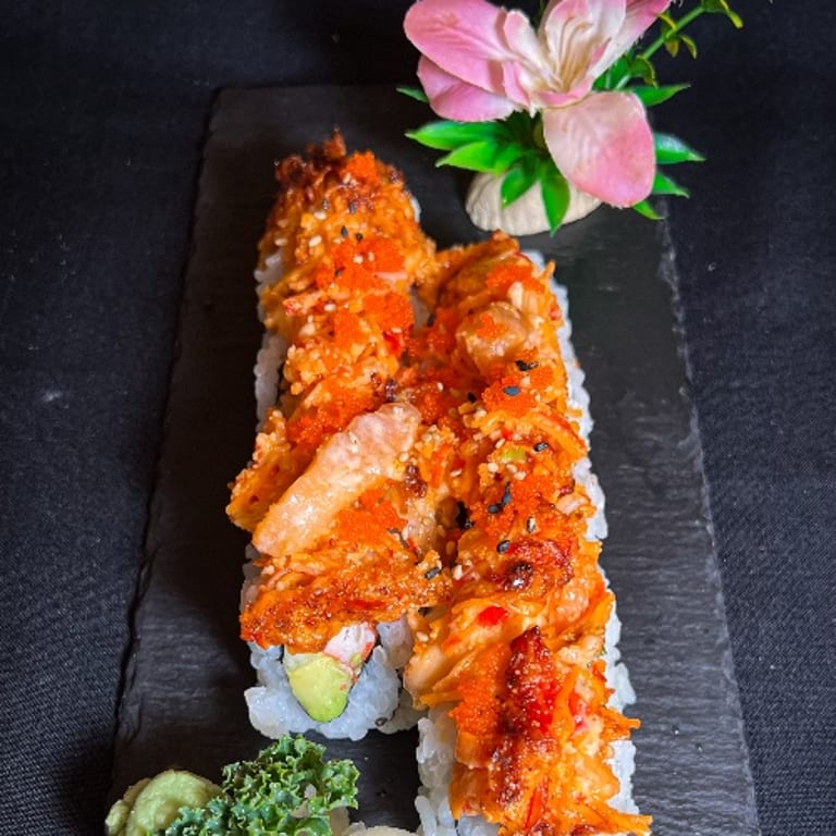 Delicious Chinese Cuisine: Noodles, Dumplings, and More