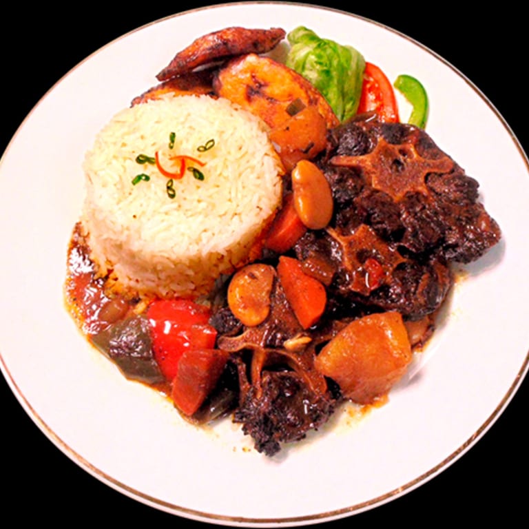 Experience Jamaican Flavors Like Never Before 🍛