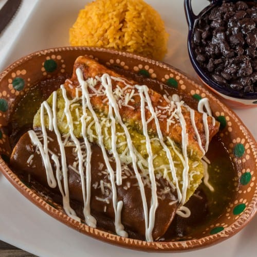Enchiladas Rojas, Verdes O Mole.